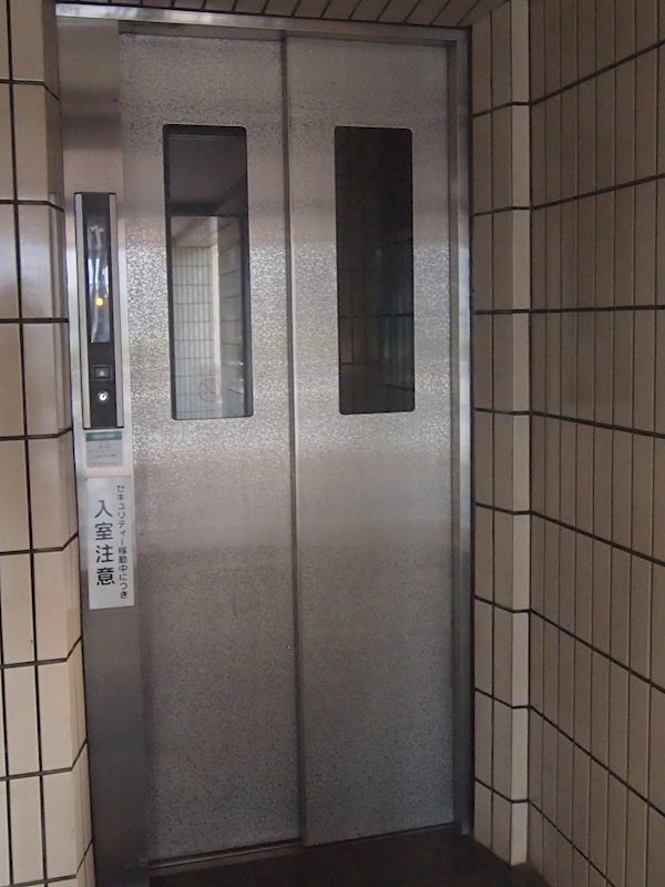 シュペリュール エレベーター