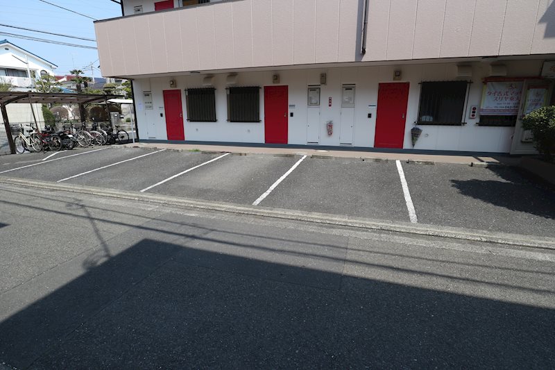 エステート東大和 駐車場